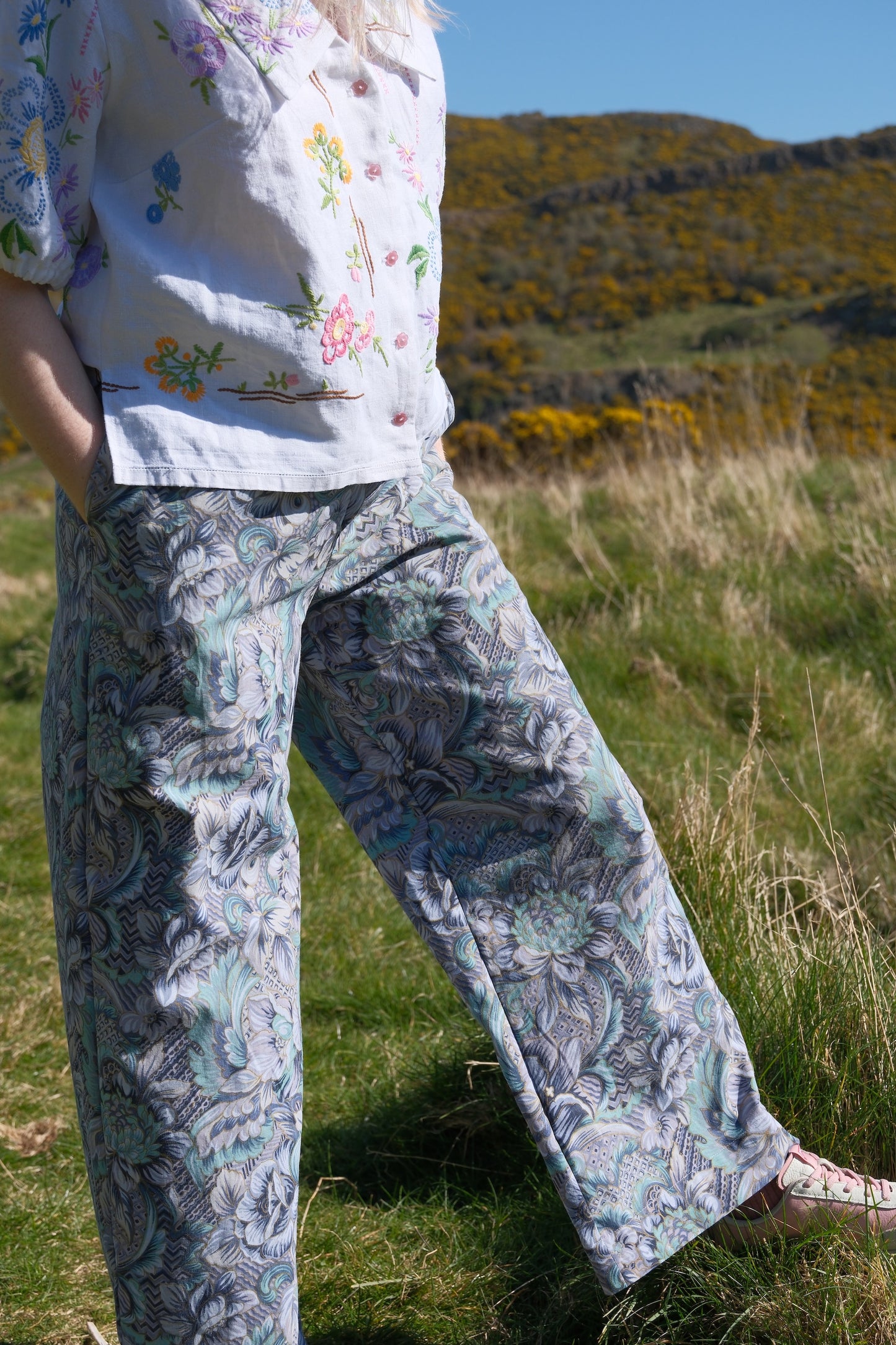 Weidenhose „Iris by the Sea“ – Größe S / UK 10 / US 6