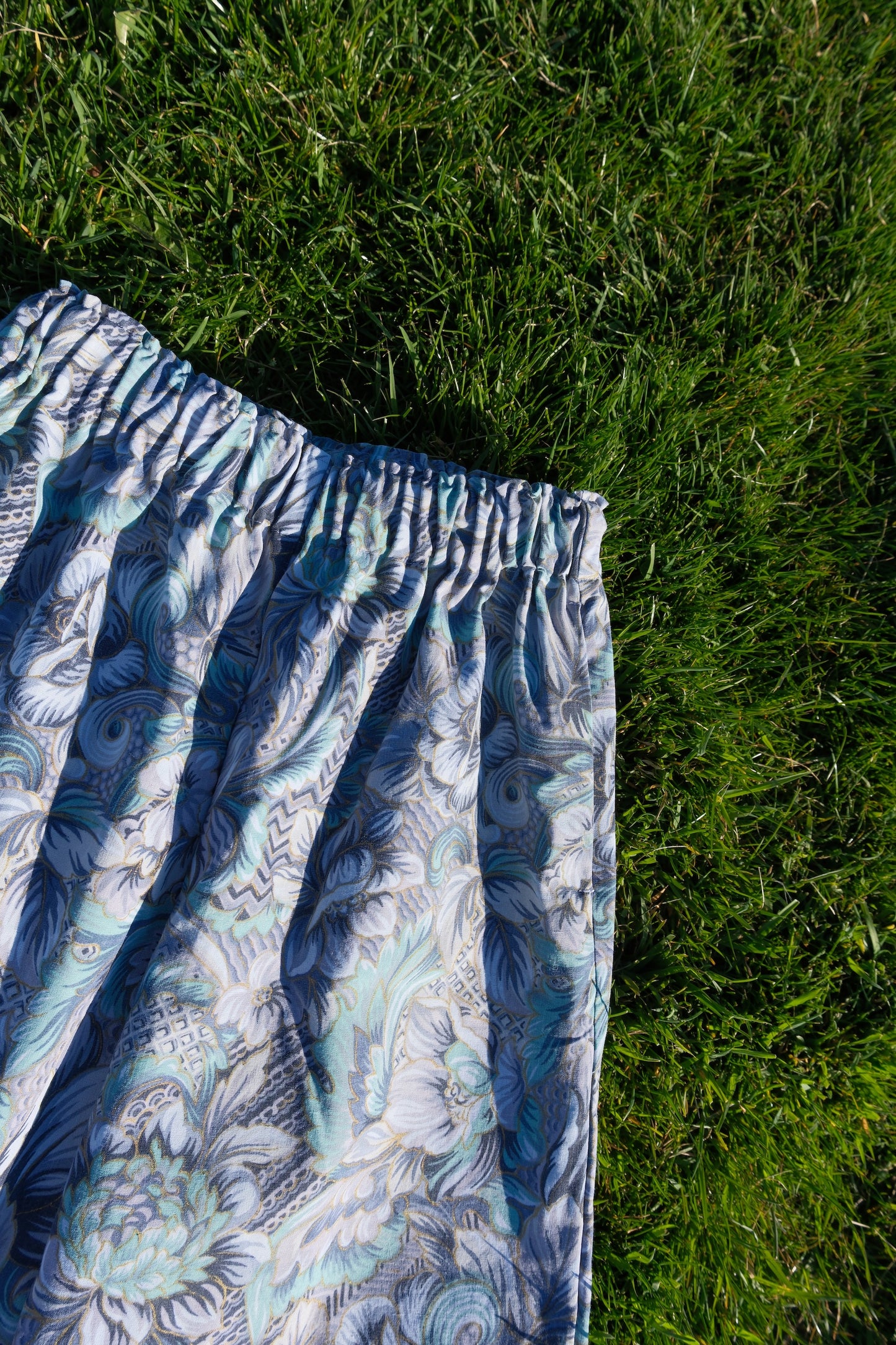 Weidenhose „Iris by the Sea“ – Größe S / UK 10 / US 6