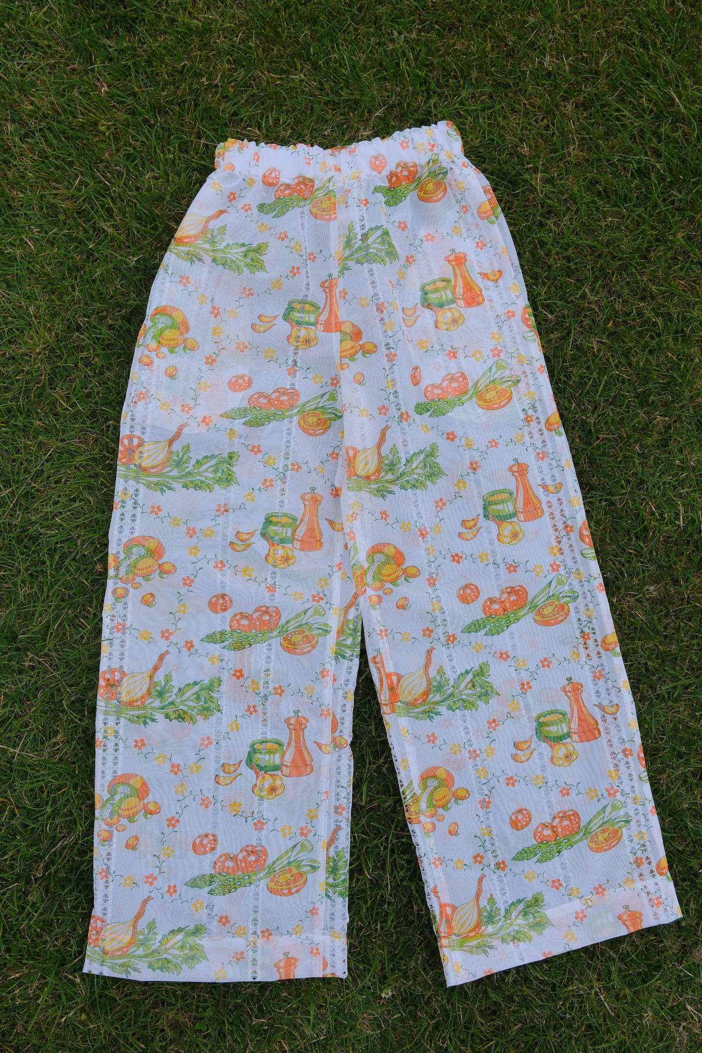 'Veggie Salad' Willow Mesh Trousers - Size Small