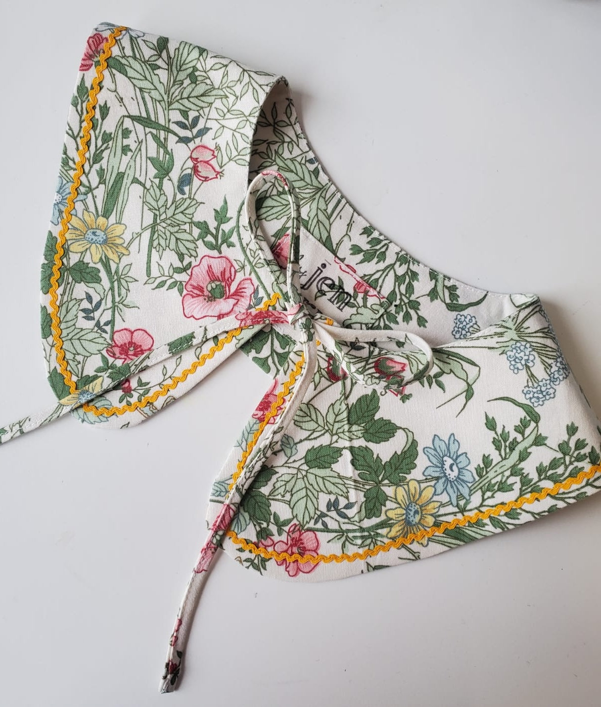 CLOVER Detachable Collar Sewing Pattern - Digital Download