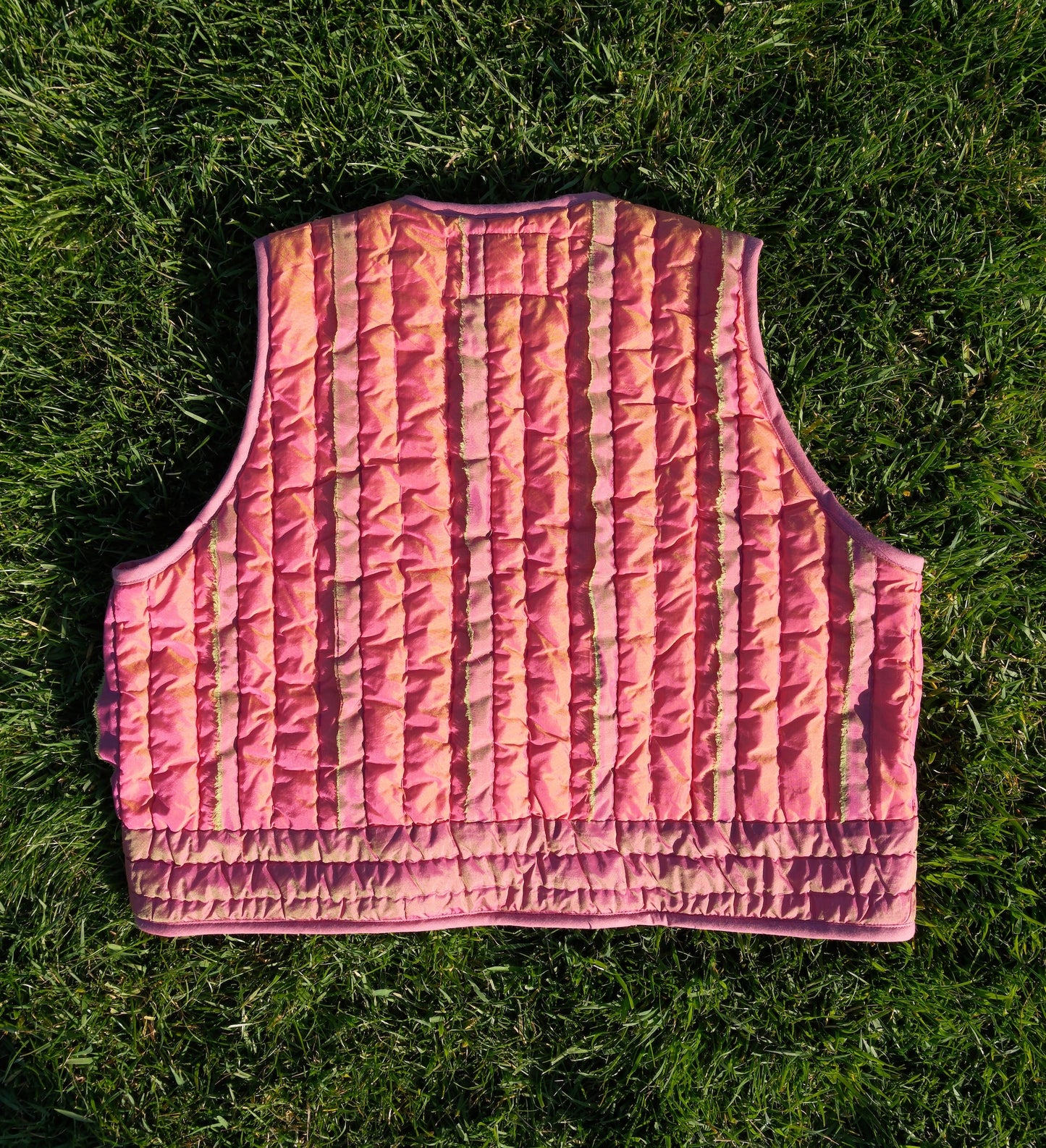 Steppweste „Shimmer in Blush“ – Größe L / UK 16–18 / US 12–14