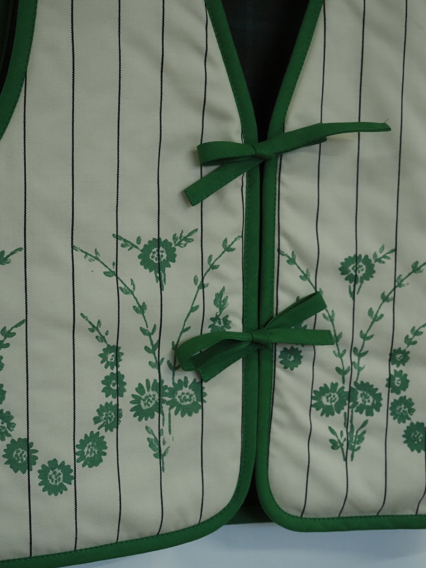 Reversible Green & Cream Screenprinted Wool Quilt Vest - Large (UK 16-18)