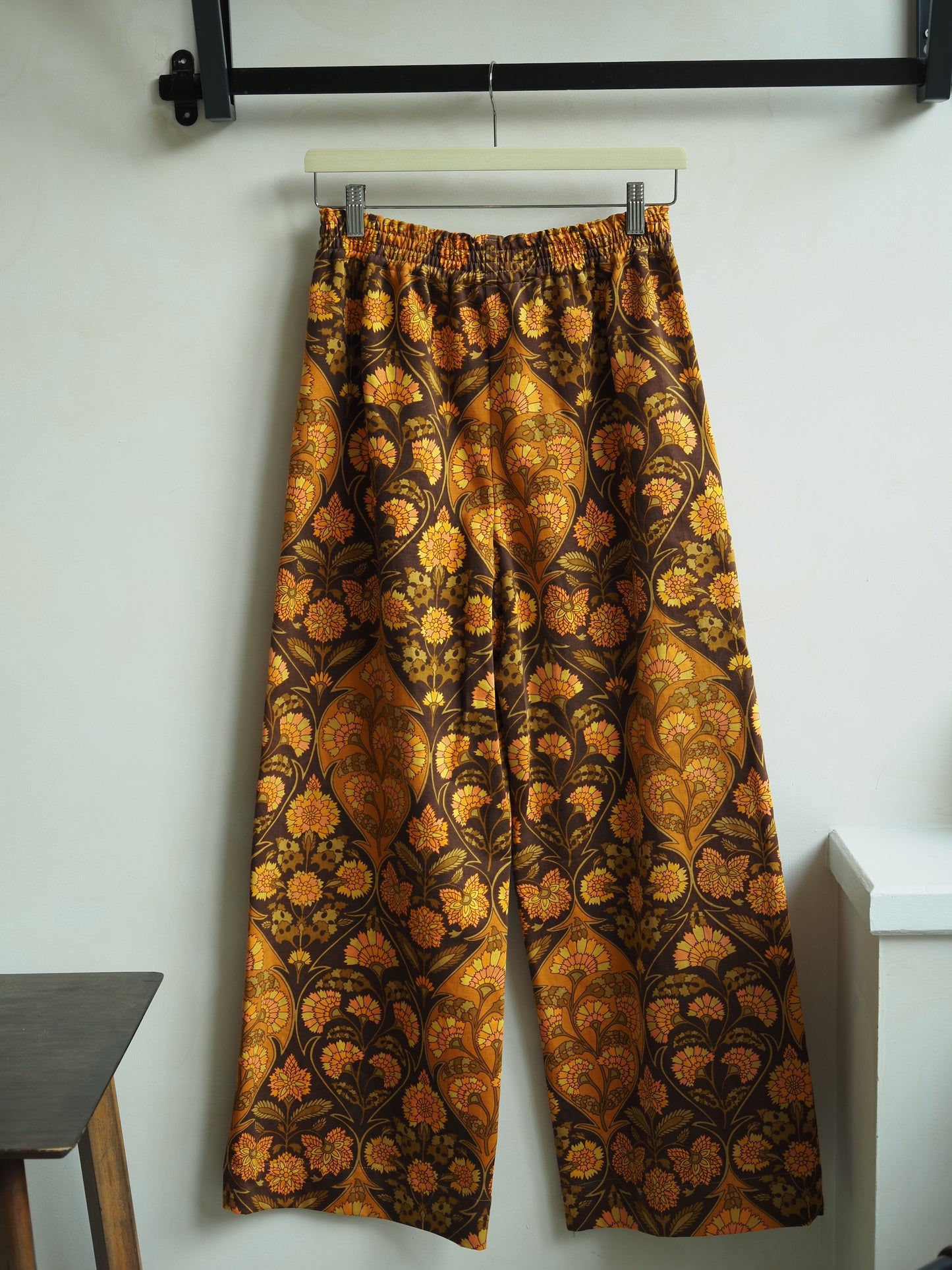 Retro Print 'Willow' Trousers - Size UK 10 / US 6